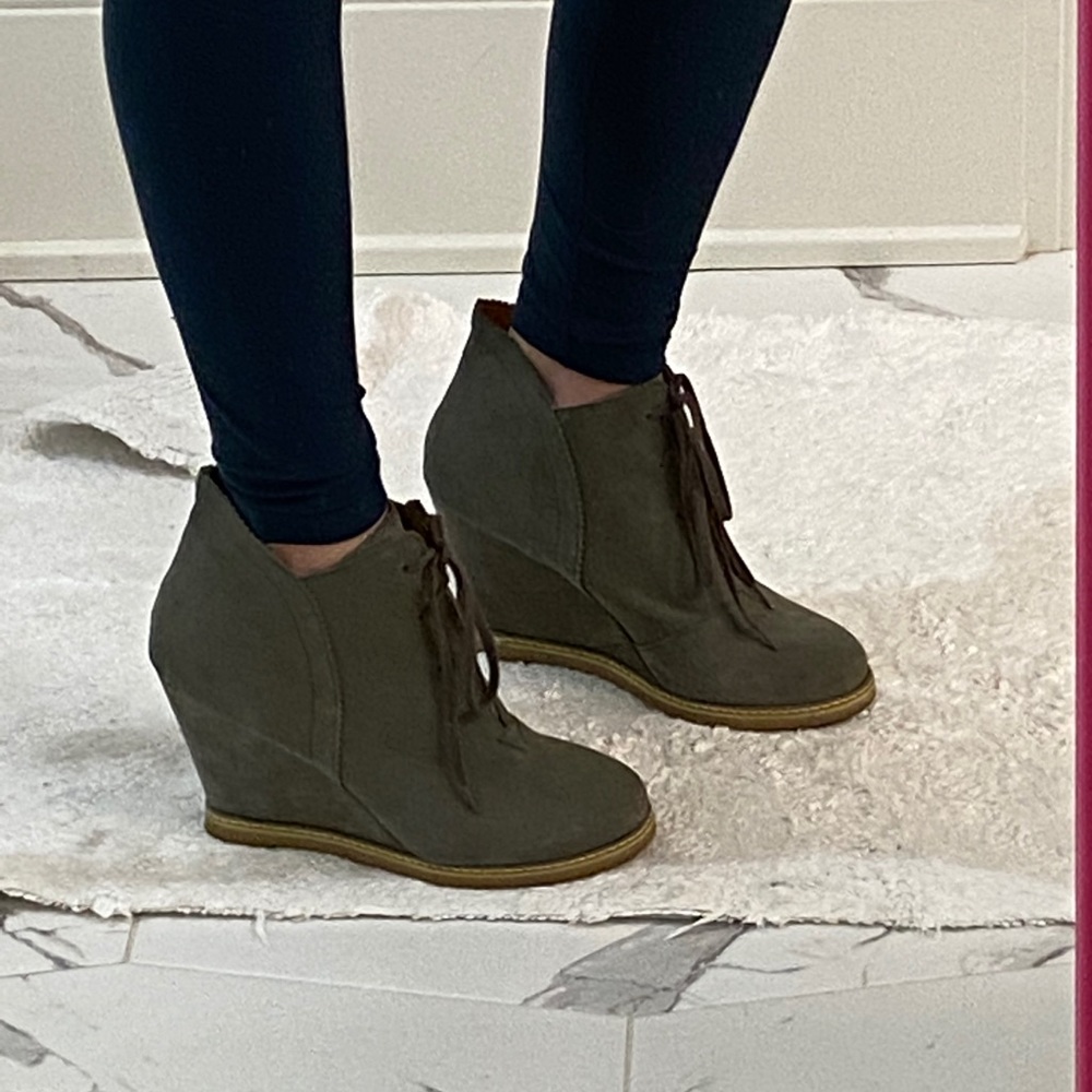 Short leather tie up boot wedges